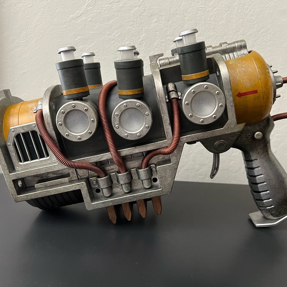 Fallout Plasma Pistol 1:1 Replica - Chronicle Collectibles Bethesda - Picture 8 of 9